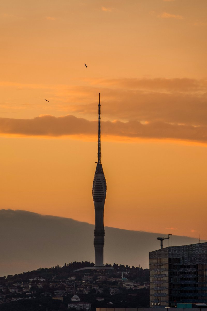 Ahu Öztürk tweet media