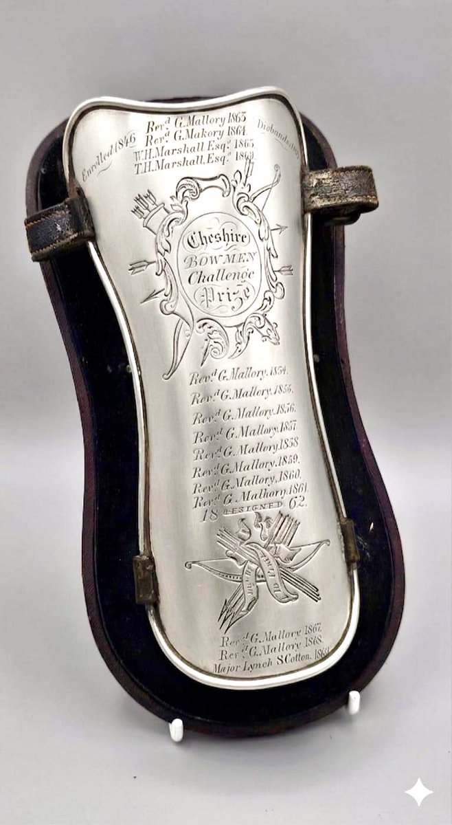 HollowaysAuct's tweet image. 😳 From valuation day… to Everest history

A silver archer’s arm guard, awarded in 1854 to Rev. George Mallory… grandfather of Everest mountaineer George Leigh Mallory 👀

🔨 20 May auction
💰 £200–£300

#AuctionFinds #Everest #Antiques