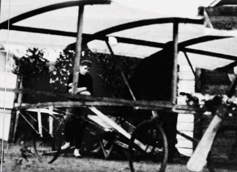 1926 Live tweet media