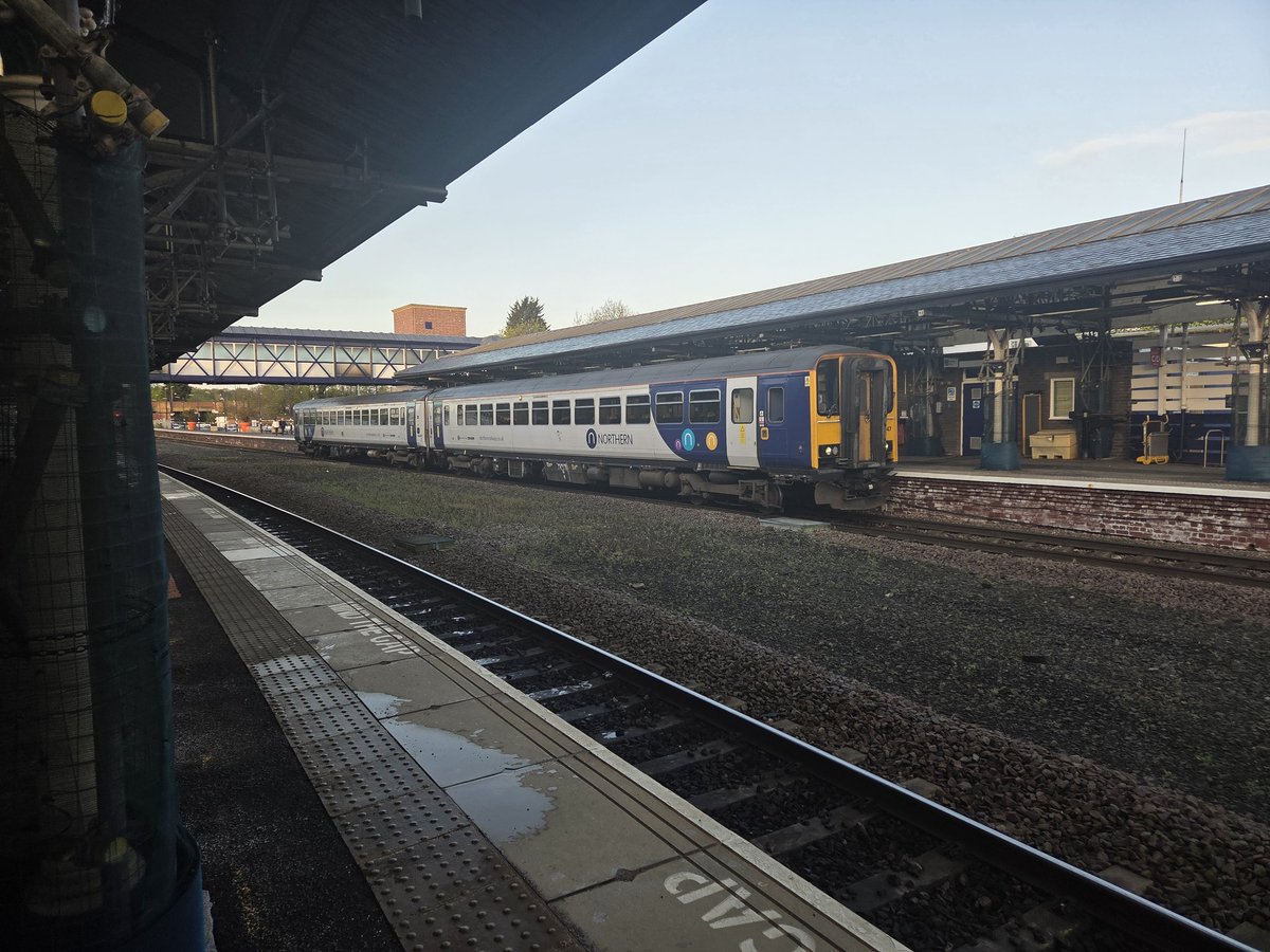 AdamOnGuard's tweet photo. Good Evening X,

It's been a while, but I thought I'd update you all!

I am out of the Academy and will be out working trains over the next 3 weeks with my mentor visiting places like Manchester and my ol' stomping grounds of Nottingham!

I'll see you all out there!

👋🏼 https://t.co/QYswaeFmil
