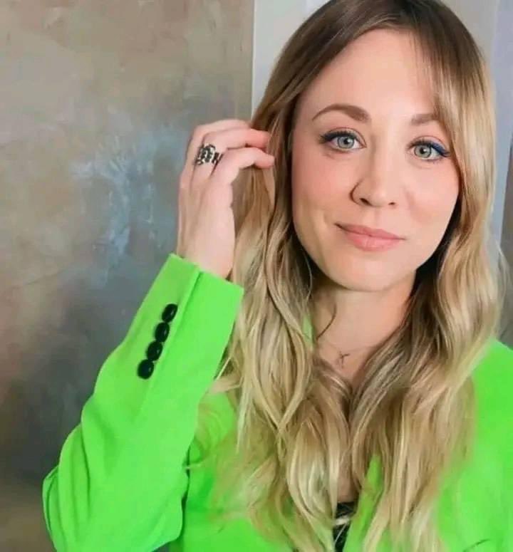 Kaley Cuoco tweet media