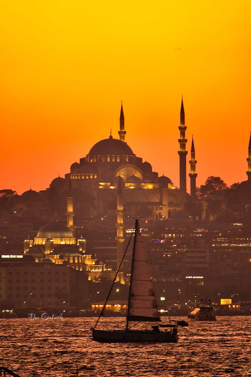 Ahu Öztürk tweet media