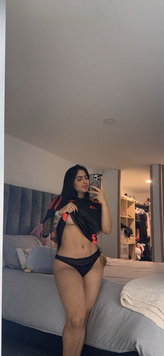 Bella Torres tweet media