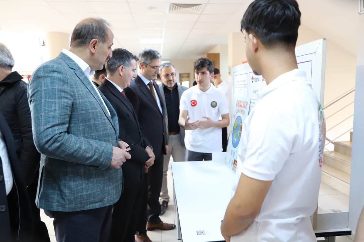 turgutclskn's tweet photo. 📍Bayburt

Milletvekilimiz Prof. Dr. Orhan Ateş ve teşkilat mensuplarımız ile birlikte Bayburt Anadolu İmam Hatip Lisesinde düzenlenen TÜBİTAK 4006 Bilim Fuarına katılım sağladık. https://t.co/TFC9KyWweS