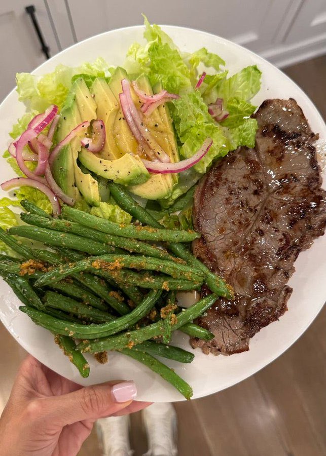 LadyValor tweet media