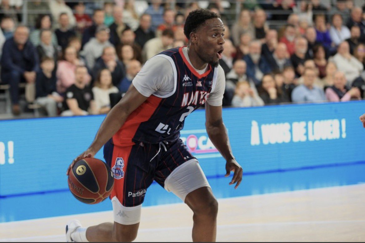 SPICKROLL's tweet image. Hugo Mienandi (2003) (2.01) 🇨🇬 🇫🇷 - EUR/COT
📊 7,8 PTS
      4,2 REB
       1,1 AST
       0,6 STL
        9,9 EFF

📍Hermine Nantes (🇫🇷 - 2)