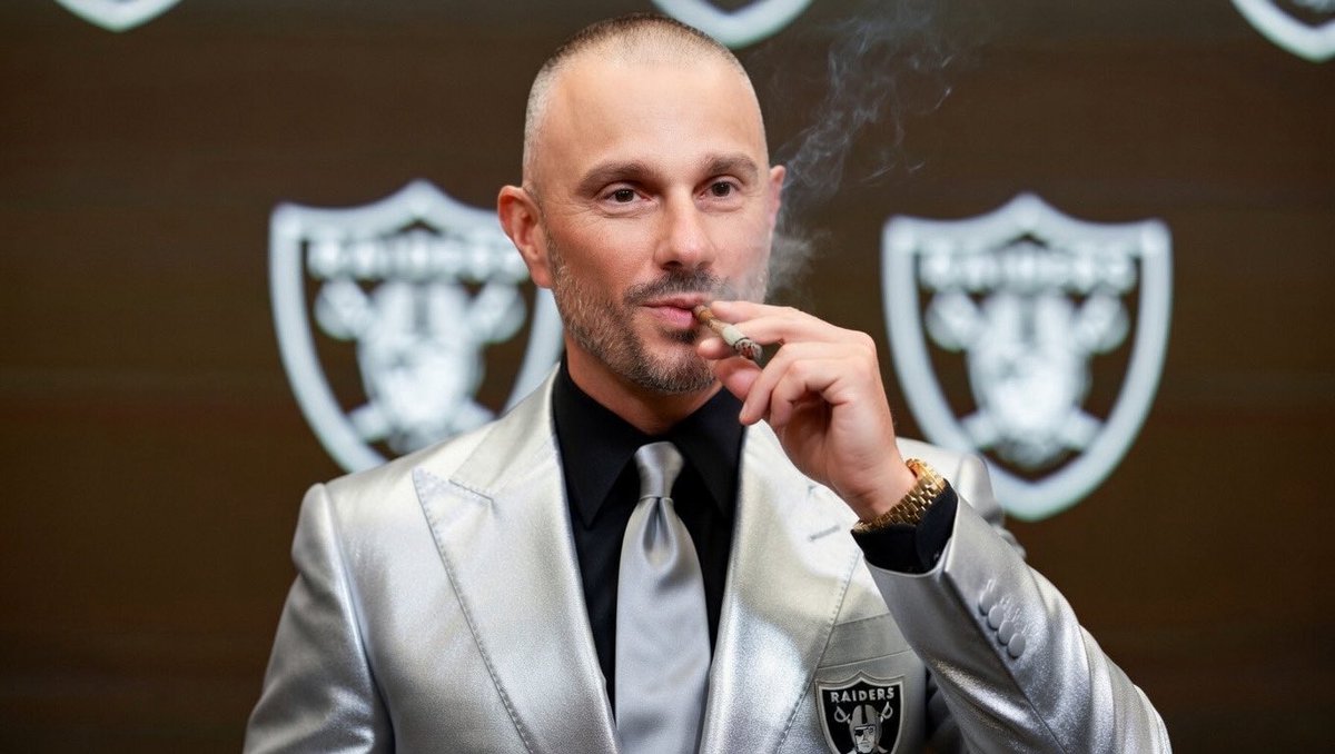 Darth Raider tweet media