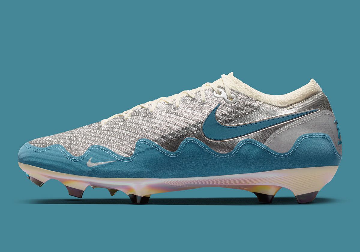 JustFreshKicks tweet media