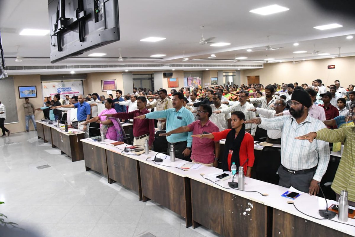 DPRO_WANAPARTHY's tweet image. తదితరులు పాల్గొన్నారు. @Collector_WNP #collector #collectorwanaparthy
#PublicAdministrationProgressPlan #localbodycollector #DSP #additionalcollectorrevenue #zpceo #DRDO #dcpo #DistrictWelfareDepartmentstaff @IPRTelangana