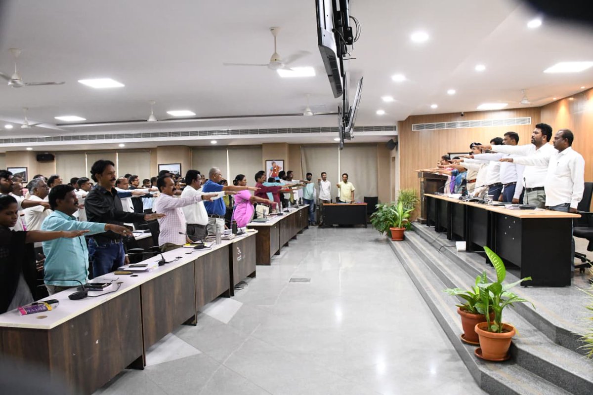 DPRO_WANAPARTHY's tweet image. తదితరులు పాల్గొన్నారు. @Collector_WNP #collector #collectorwanaparthy
#PublicAdministrationProgressPlan #localbodycollector #DSP #additionalcollectorrevenue #zpceo #DRDO #dcpo #DistrictWelfareDepartmentstaff @IPRTelangana