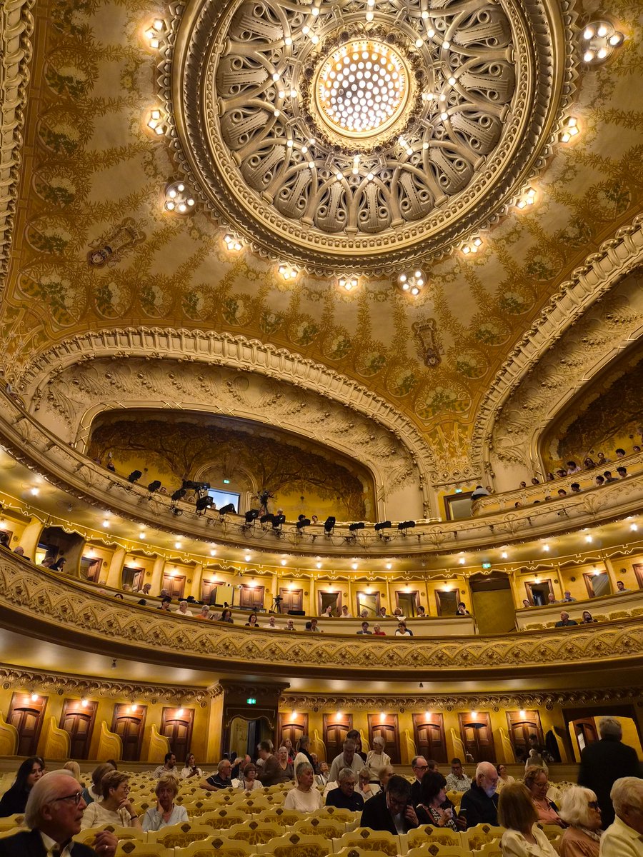 Alexandra0197's tweet photo. Magnifique soirée avec Coppélia par le ballet du Capitole de Toulouse 🤩 https://t.co/OO56C6CfJo