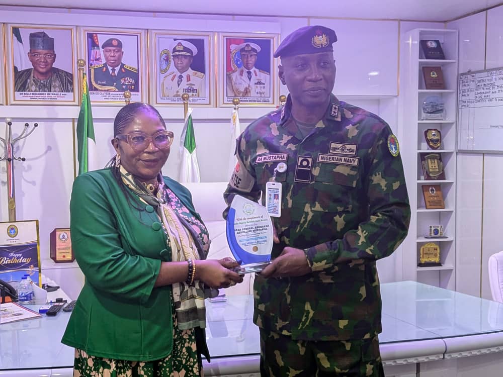radionigeriahq's tweet image. The Flag Officer Commanding, Western Naval Command has called for stronger collaboration between the military and the media to counter misinformation and promote national security.
#navy 
#RadioNigeria
#security 
#maritime  radionigeria.gov.ng/2026/04/27/nav…