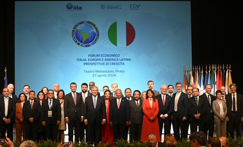 Antonio_Tajani's tweet photo. A Prato per il forum economico tra Italia e America Latina organizzato dal Ministero degli Esteri con @iila_org. Prospettive di crescita per rilanciare il nostro export nell’area del Mercosur e di tutta la regione. L’America Latina è una priorità politica ed economica della nostra azione di Governo.