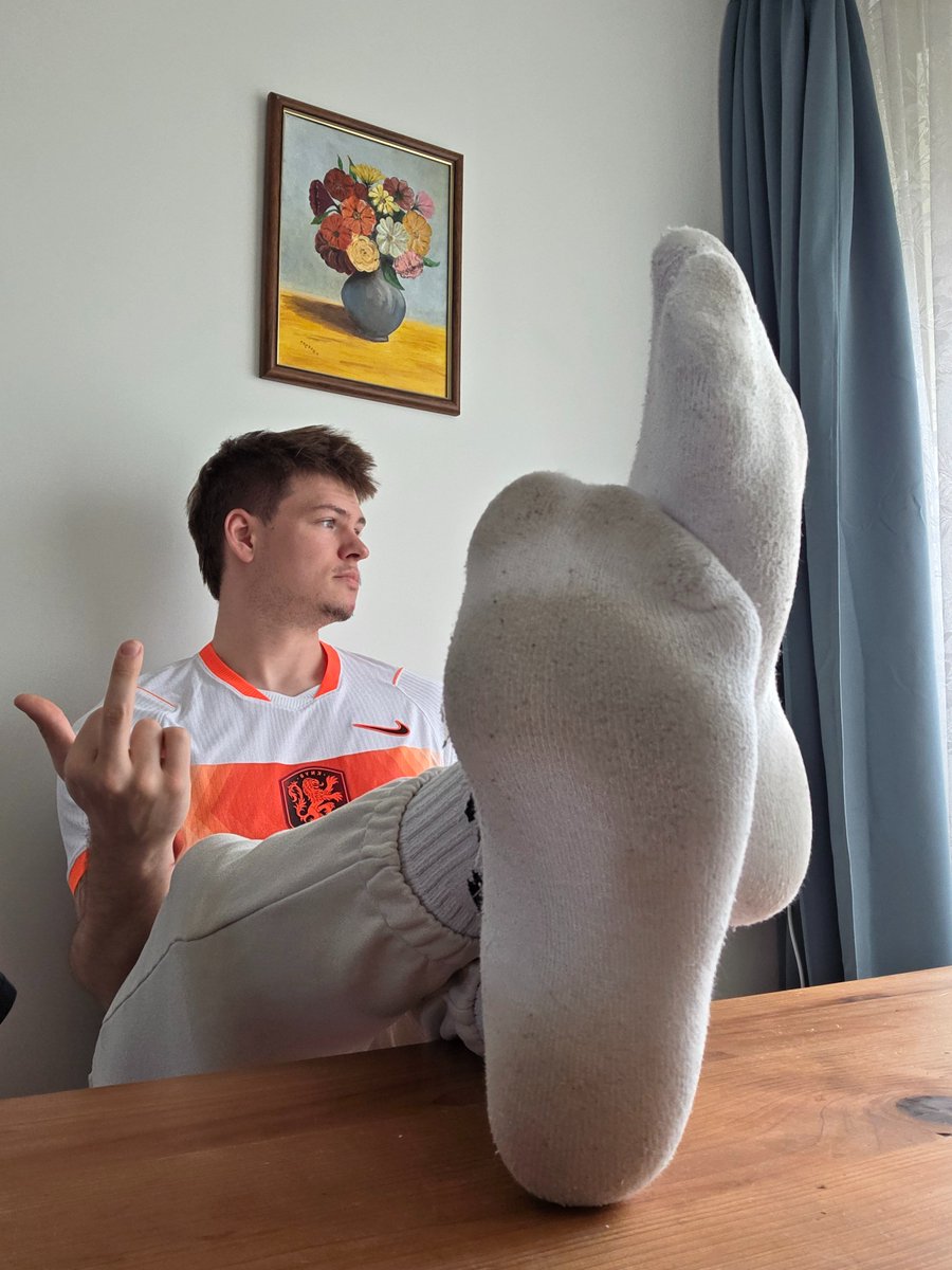 CashGodJustin's tweet photo. While i relax after Kingsday you send cash, reimbursing all of my drinks, get in my DMs.

#findom #findomNL #malefindom #cashgod #footfetish #armpits

@AlphaMaleWorld1
@diamondhere
@Toeypromo
@alphaxfindomrt
@PromoRTpig
@RT4Kings
@justthispiggy
@AlphaMusclewor https://t.co/nJOUrSWh8G