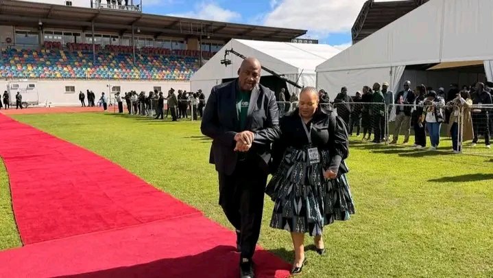 UMKHONTO uphethwe uhlanya tweet media