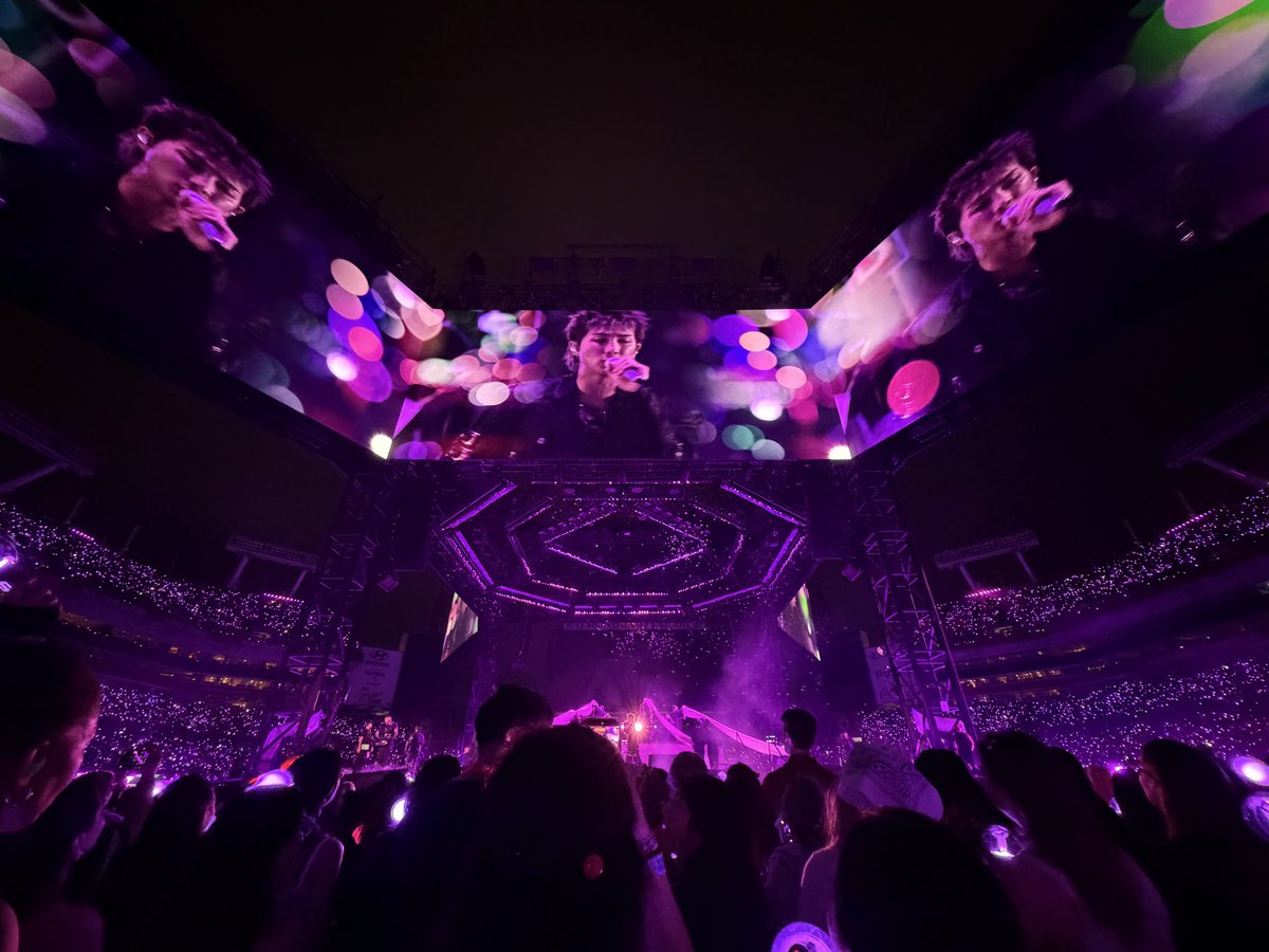 meggeu⁷ tweet media