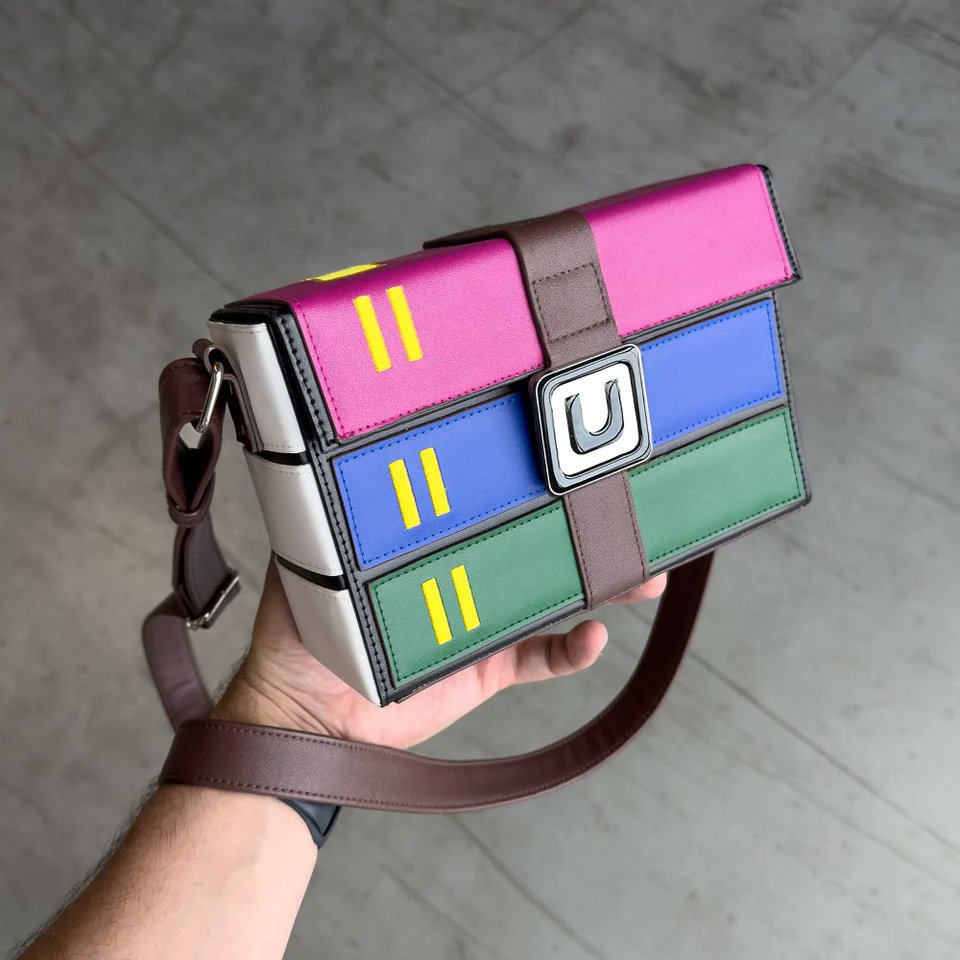DuetDimitrovES's tweet image. La prueba gratuita más legendaria de todos los tiempos, ahora en formato de cartera #winrar #purse #VideojuegosBG