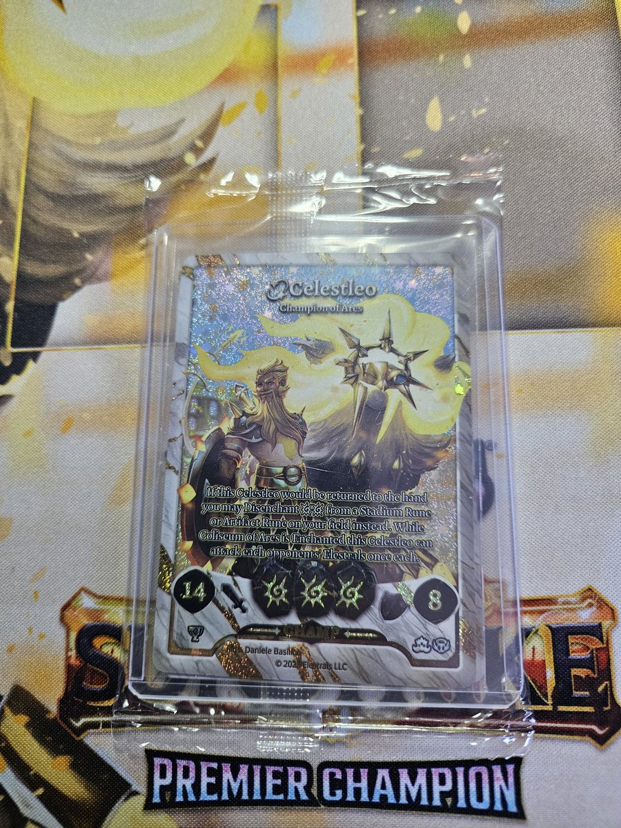 AstrosKnight_YT's tweet photo. My April 4th Prizing has arrived from @Elestrals.
The Playmat is amazing, and my Premier packs gave me the Revers Stellar Quackle I was hoping for.
Pictures do not do the CHAMP card justice. It is so gorgeous! https://t.co/bQNrchX4WH