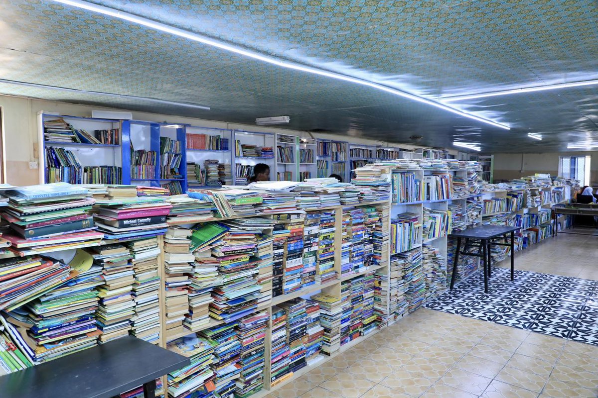 RussetAcademy's tweet photo. We’re not just about shelves and silence – we’re about discovery. Our collection is packed with books that support Object-Based Learning (OBL) – a hands-on approach that turns ordinary objects into powerful learning tools. https://t.co/etwNvwjLjl