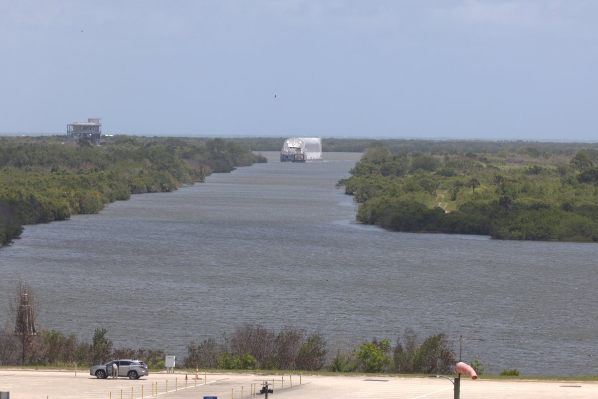 CiroTweeter's tweet image. NASA's Pegasus Barge approaching the Kennedy Space Center's Turn Basin carrying the Artemis III Core Stage. So exciting. #NASA #Artemis