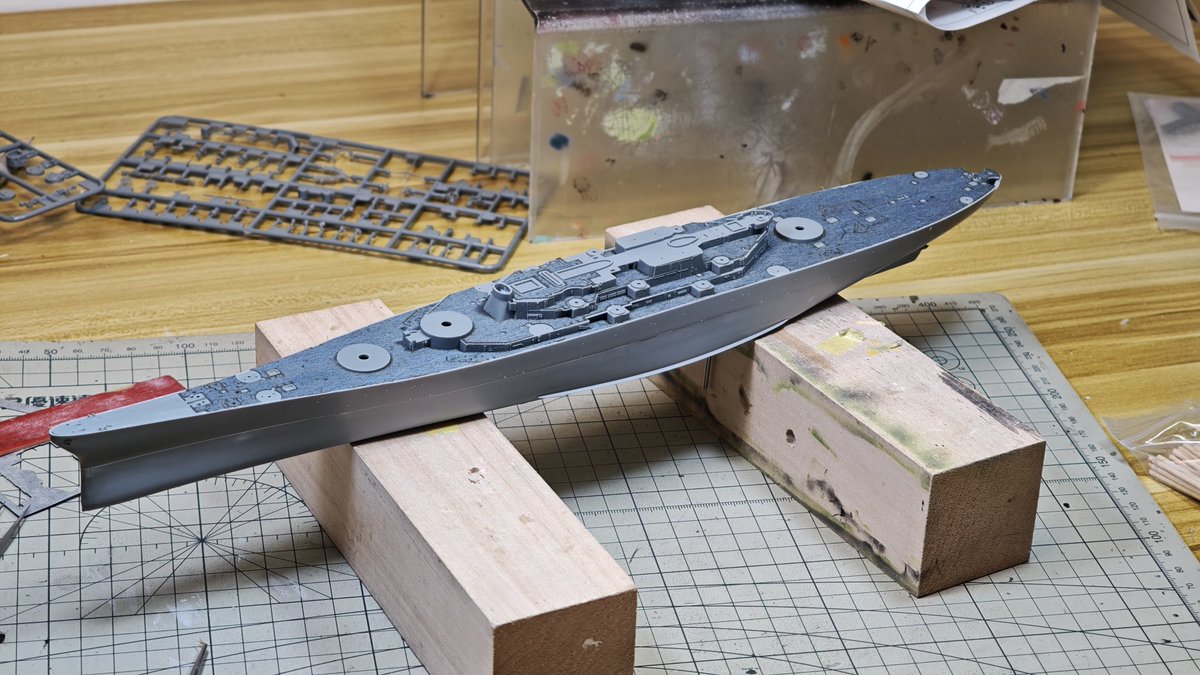 SHOKAKU_NANODAA's tweet photo. The Vee's deck is larger than the Veryfire's and needs to be ground down to fit. 
Wooden deck also needs to be cut to size according to local conditions for installation.

#scalemodel #艦船模型 #700艦船 #艦船 #船模 #模型製作 #軍事模型 #模型 #微縮模型 #modelwork #modeling #ships https://t.co/x2gB0IcWIi