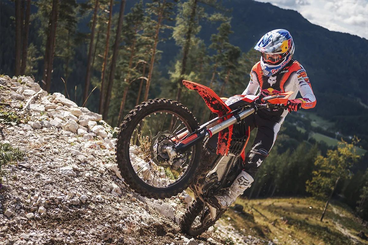 Freenduro.com tweet media