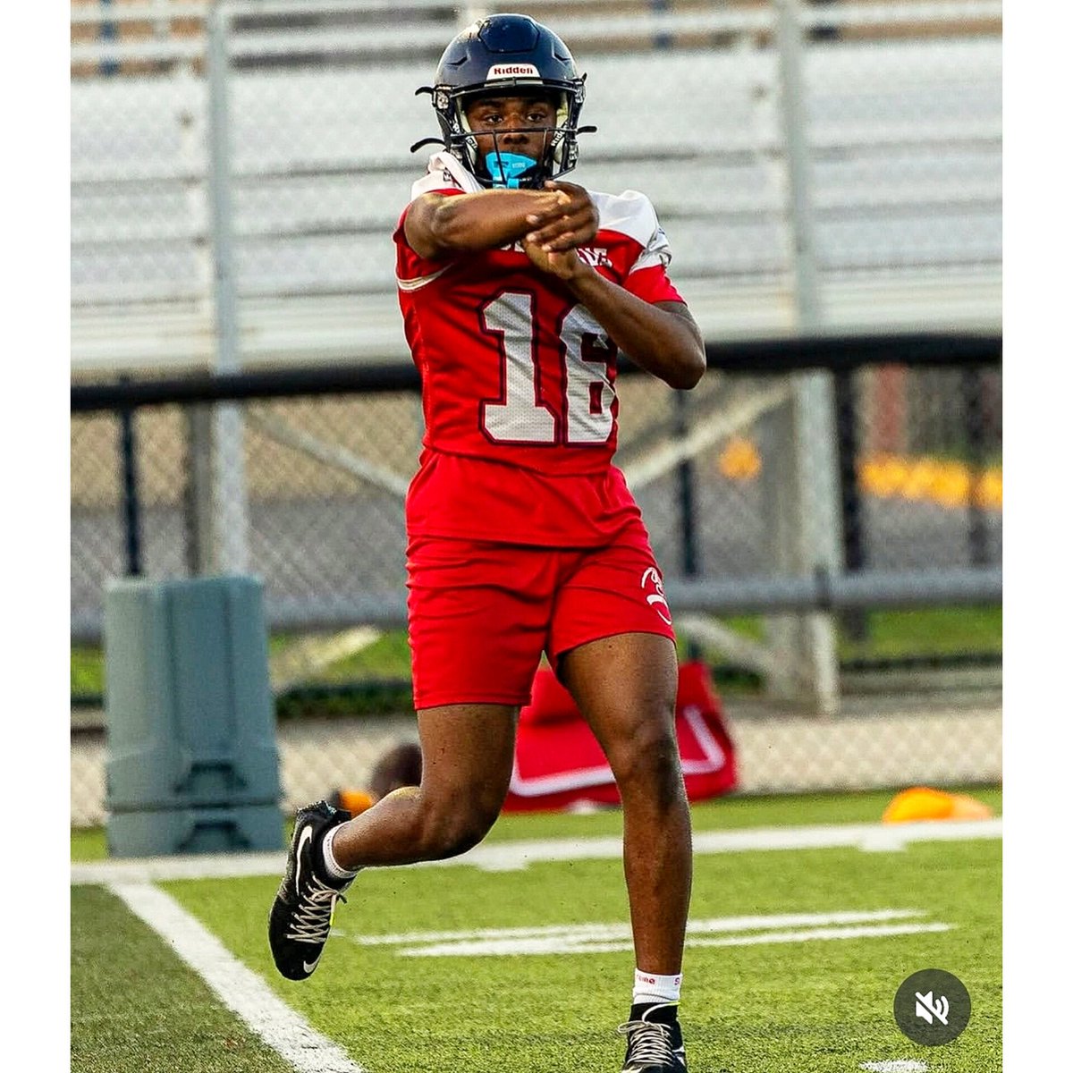_showtimek7's tweet image. Day 1 of Spring Practice @ColumbusFtball 🚢 New home same drive.  #Godisgood #Brotherhood #Adelante #StudentAthlete #QB1 #Southfloridafootball