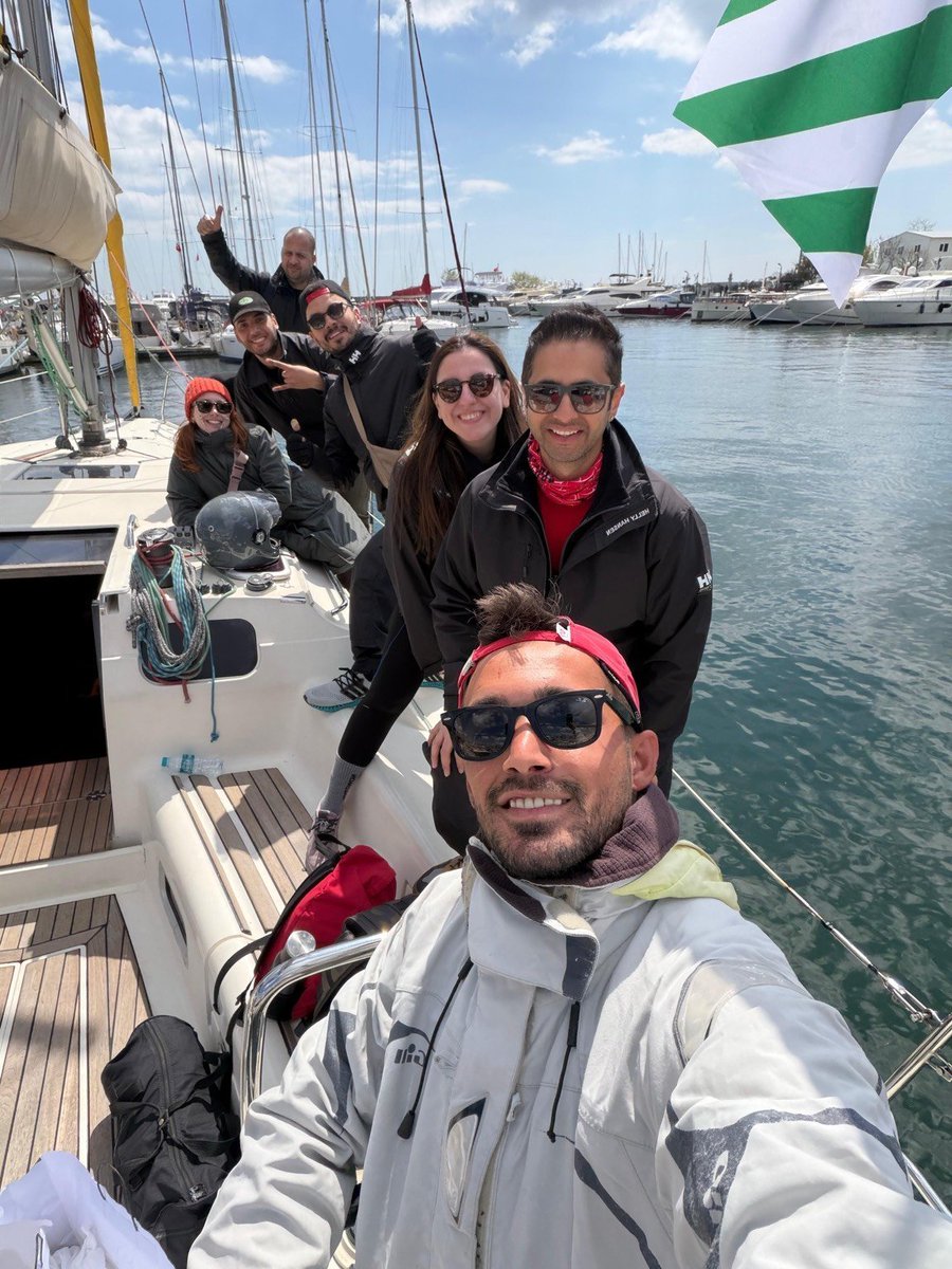 BinanceTR's tweet image. Cumhurbaşkanlığı 7. Uluslararası Yat Yarışları 23 Nisan Ulusal Egemenlik Kupası’nda Binance TR Yelken Takımı olarak 2.’lik elde ettik 🥈

Bir yandan 40’tan fazla yelken etkinliği ve 300’den fazla katılımcıyla büyüyen topluluk, diğer yandan kupayla gelen harika bir sonuç 💛