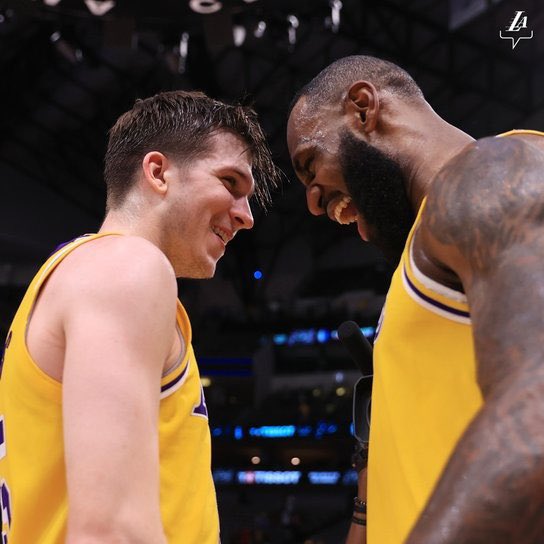 LakeShowYo tweet media