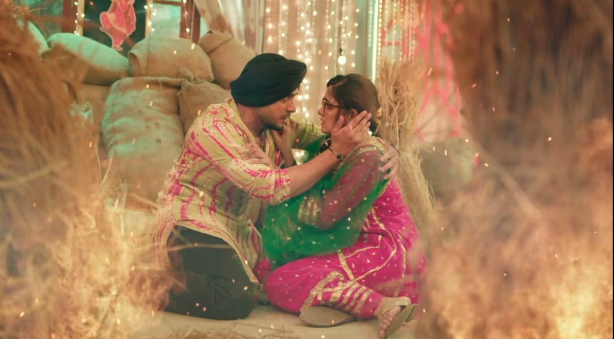 It was actually a beautiful scene barring the editing part,Vikrant dint think twice,he risked his life jumping straight into flames without hesitation, just to pull mannat to safety.Shielding her from fire,holding her close &amp; assuring her was pure &amp;selfless love
#Mannat 
#ManVik