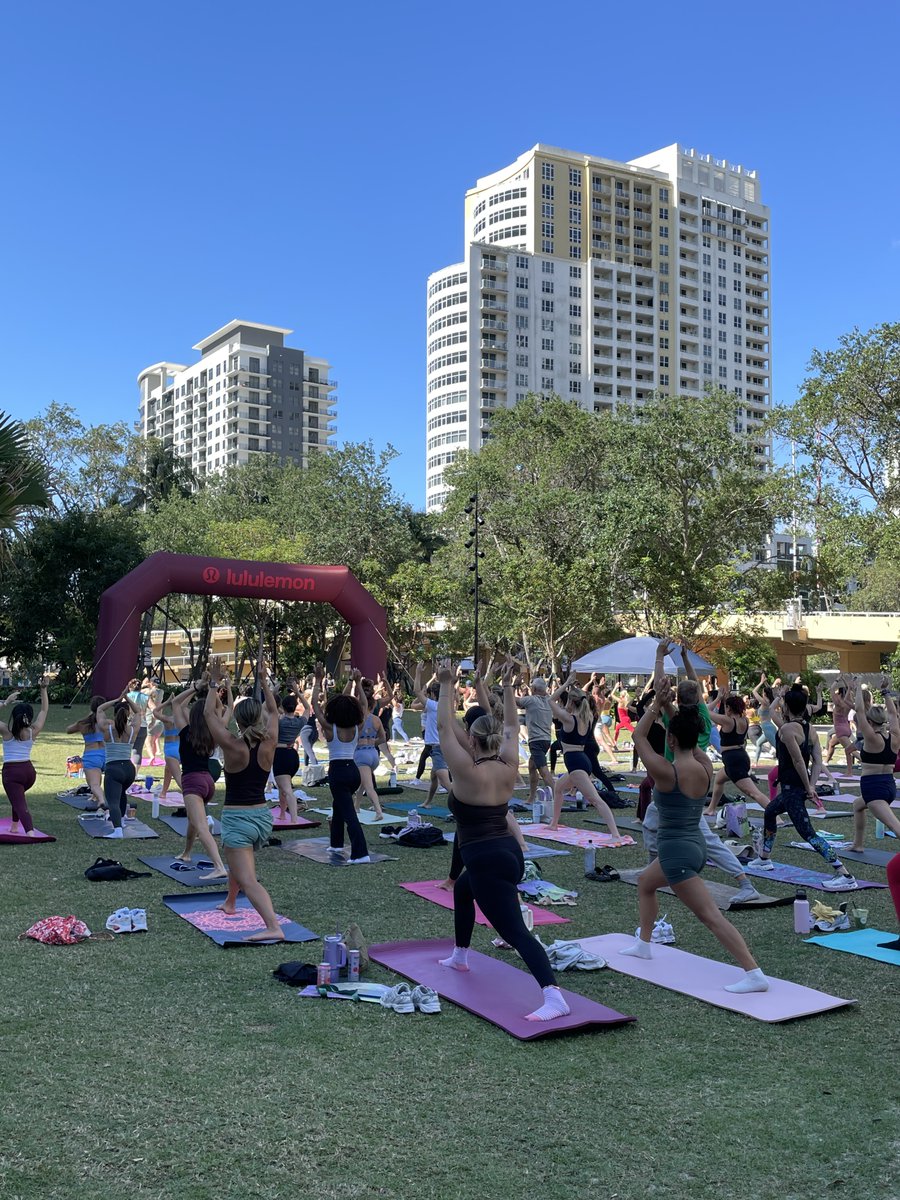 CleveClinicFL's tweet image. Our team had a wonderful time at @lululemon Wellness Day at #HuizengaPark - connecting with the community through wellness resources &amp;amp; fun giveaways.  The build your own trail mix bar was a favorite, giving guests a nutritious and delicious option to enjoy. 🥜🥨🍇 #WestPalmBeach