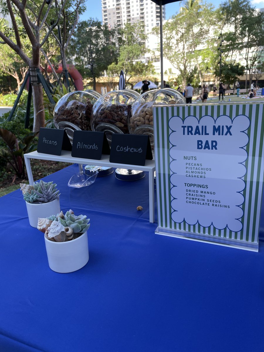 CleveClinicFL's tweet image. Our team had a wonderful time at @lululemon Wellness Day at #HuizengaPark - connecting with the community through wellness resources &amp;amp; fun giveaways.  The build your own trail mix bar was a favorite, giving guests a nutritious and delicious option to enjoy. 🥜🥨🍇 #WestPalmBeach