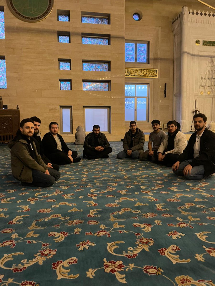 iucagd's tweet photo. Üniversiteli kardeşlerimizle Avcılar Merkez camiinde sabah namazı buluşmamızı gerçekleştirdik. https://t.co/yJf6V82oTv