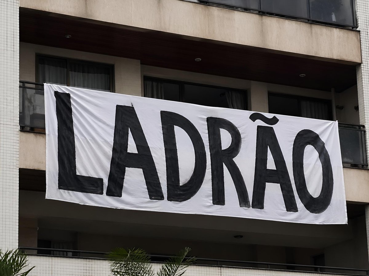 🚨🇧🇷 - BREAKING: Lula hates being called a "thief".

In Brazil, Lula's (and Alexandre de Moraes') Federal Police – also known as the Brazilian Gestapo – is now acting preventively and inspecting the places Lula will be visiting.

They are not looking for bombs, explosives, or
