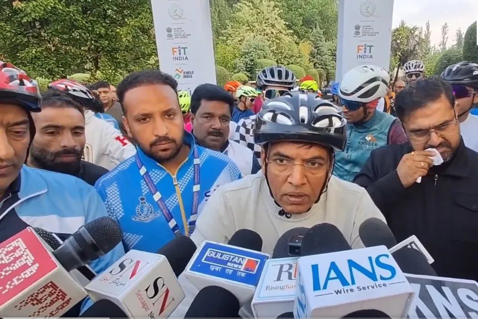Safeer2109's tweet image. Mandaviya in Srinagar. Fit citizens are key to a healthy society and a developed India. Over 16,000 cycle rallies to be held every Sunday nationwide to promote fitness.
#FelizDomingo #KaruppuAudioLaunch