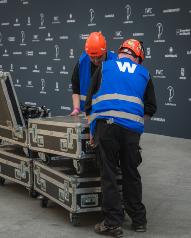 workoutevents's tweet photo. Un año más, nuestro equipo de montaje estuvo presente en los Premios Laureus 🏆 
26ª edición en el Palacio de Cibeles, Madrid. Carga, descarga e instalación de estructuras para el evento deportivo más prestigioso del mundo 💪

🔗 https://t.co/EWxtUX7v6l https://t.co/kkQ7PmlUU3