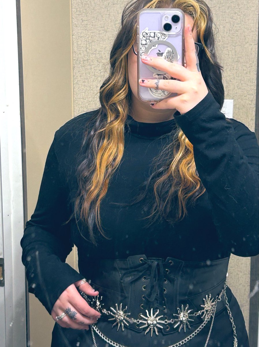 usagiiiuwu_'s tweet photo. Better without you 🤭❤️‍🩹

#gothgirl #nsfw #gfcoded https://t.co/wWrva6i8ey