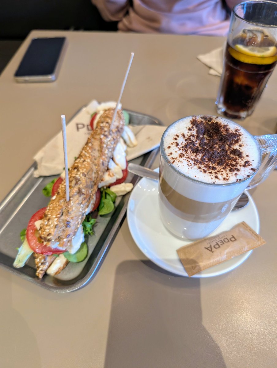 Roxiaas la más fuerte👌 tweet media