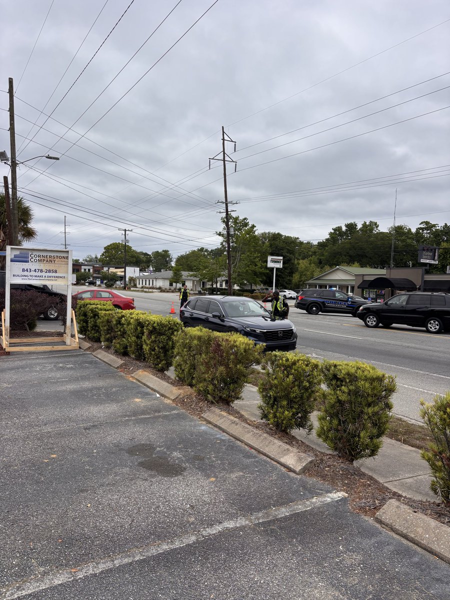 Benmihuc's tweet photo. @Live5Traffic St. Andrew’s Blvd. Closed @ 800 block 2:00pm https://t.co/zYCoBdG1c0
