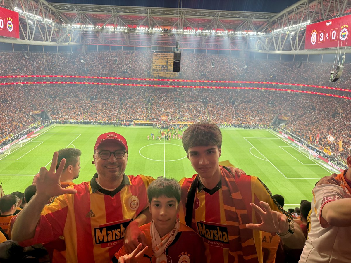 Bize her sevdadan geriye kalan

Sadece #Galatasaray ♥️💛