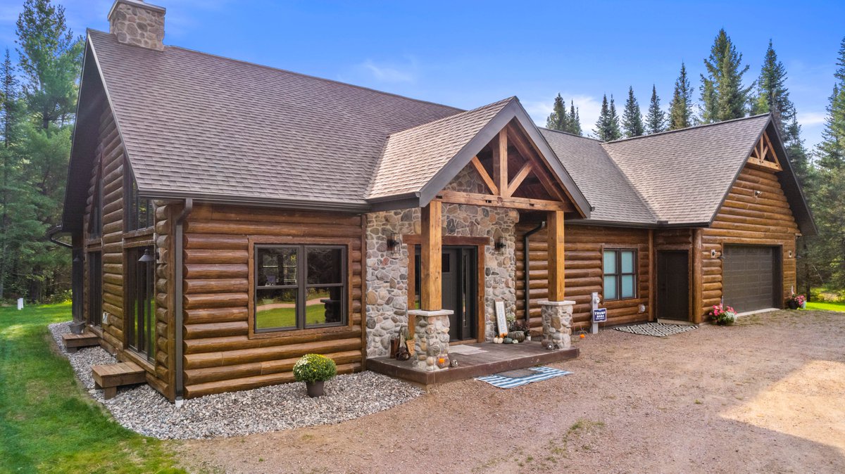 NextGenLogs's tweet image. Our team is available throughout the installation process to answer questions and provide guidance. nextgenlogs.com
#logcabin #siding #homerenovation #homeimprovements #homeremodel #cementsiding #concretesiding #loghome #logsiding #wisconsin #wisconsinrapids