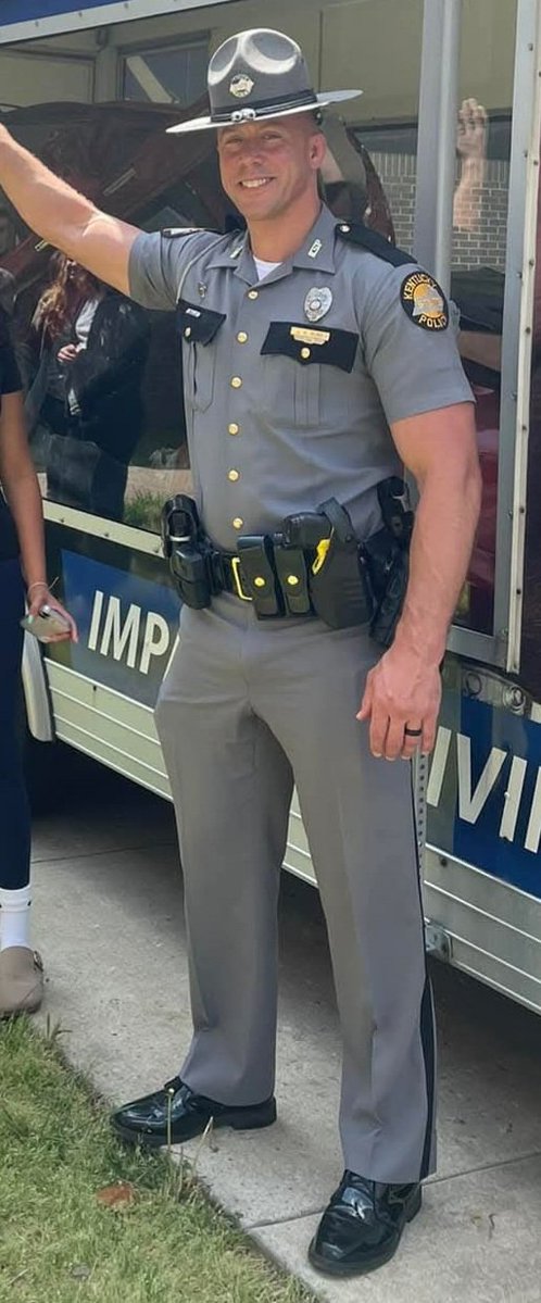 Uniformedmen tweet media