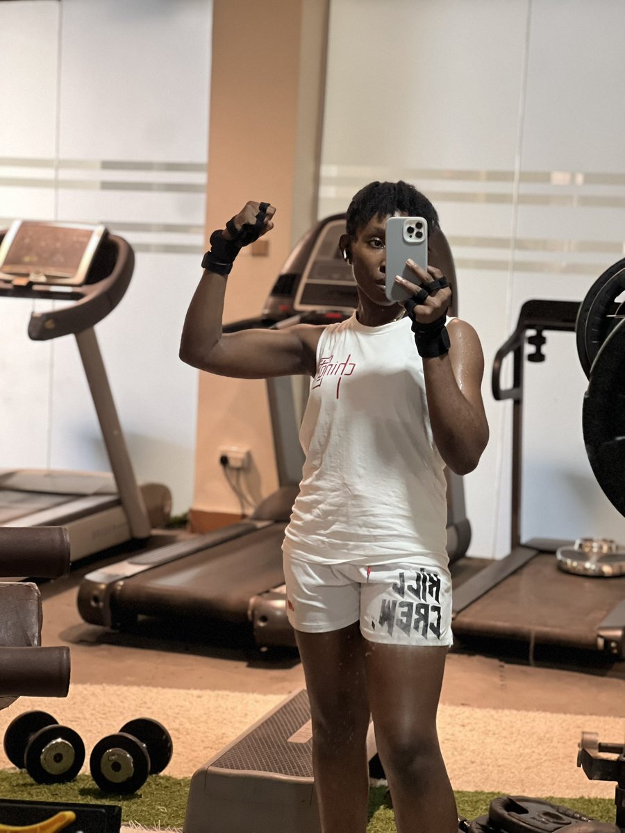 Ms_D3ra's tweet photo. @Winnynjay @Aunty_Barbra I never too get physique but I will get there🫣🫣
Go to gym though🤭 https://t.co/PsTJJzxUYo