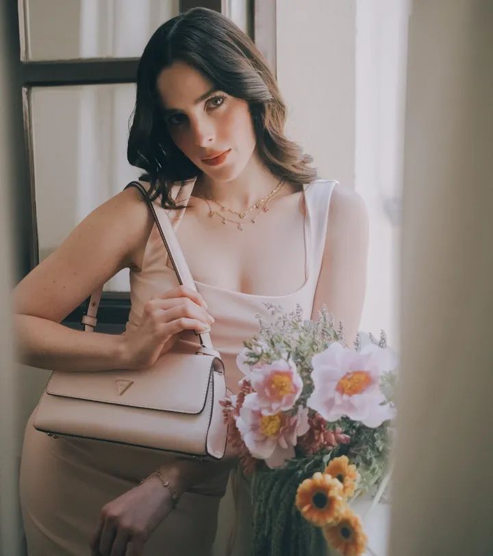 MissMexicoou's tweet photo. Texturas suaves, siluetas definidas. @bosch_fatima hace una declaración de feminidad y audacia. #GUESSMéxico #LoveGUESS #MissUniverso #MissUniverse @GUESS https://t.co/fB48ueN7Bv