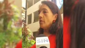 SIN24Horas's tweet image. "A nosotros nos dañaron la vida. Yo nunca voy a ser feliz", dice madre de joven fallecida en el Jet Set #NoticiasSIN #JetSet 

Detalles en: noticiassin.com/pais/justicia/…