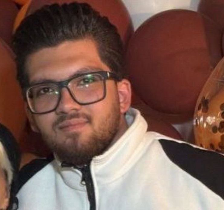 FireoftheGod1's tweet image. 🚨Shahab Ravandeh, a 20-year-old barber and his family’s only child, is at imminent risk of execution.
His name hasn’t been widely reported—don’t let that silence cost him his life. Speak up. Share his story. Demand attention now.
#SaveShahab #StopExecutions #HumanRights
