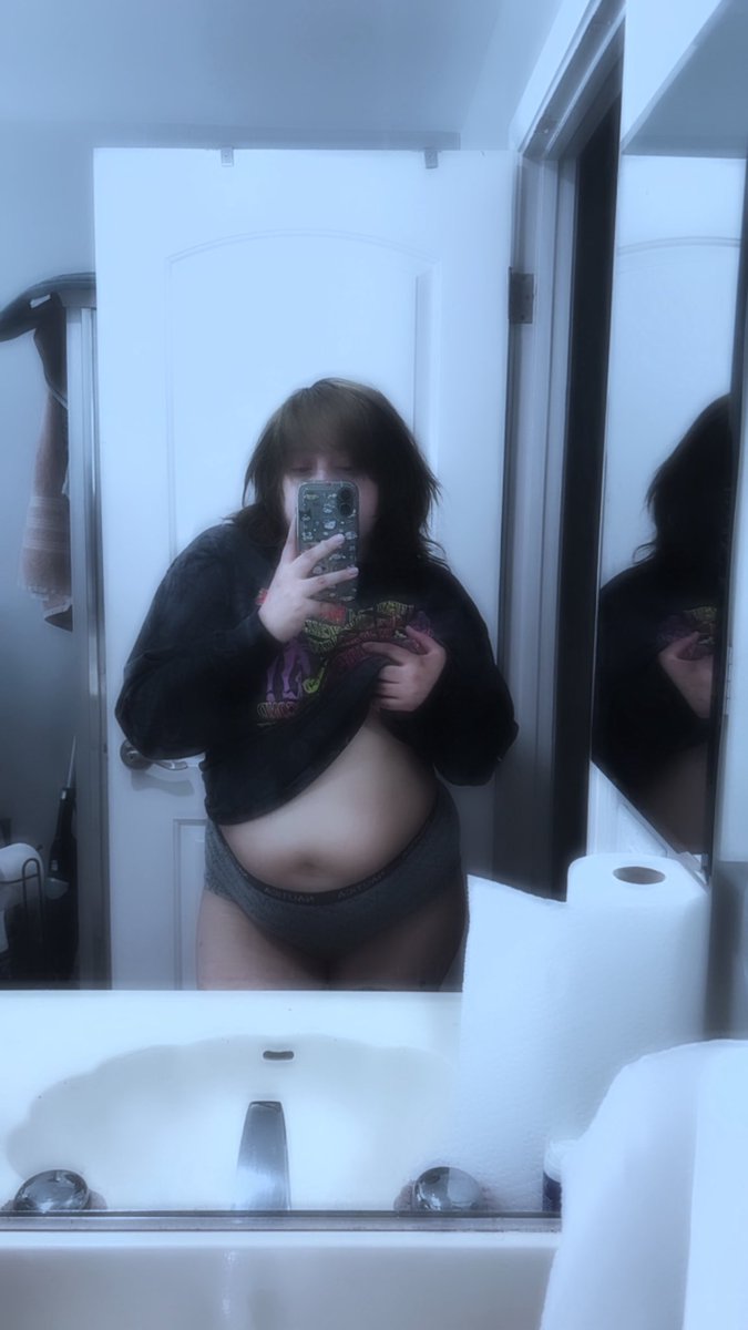 bug 🔞💚 tweet media