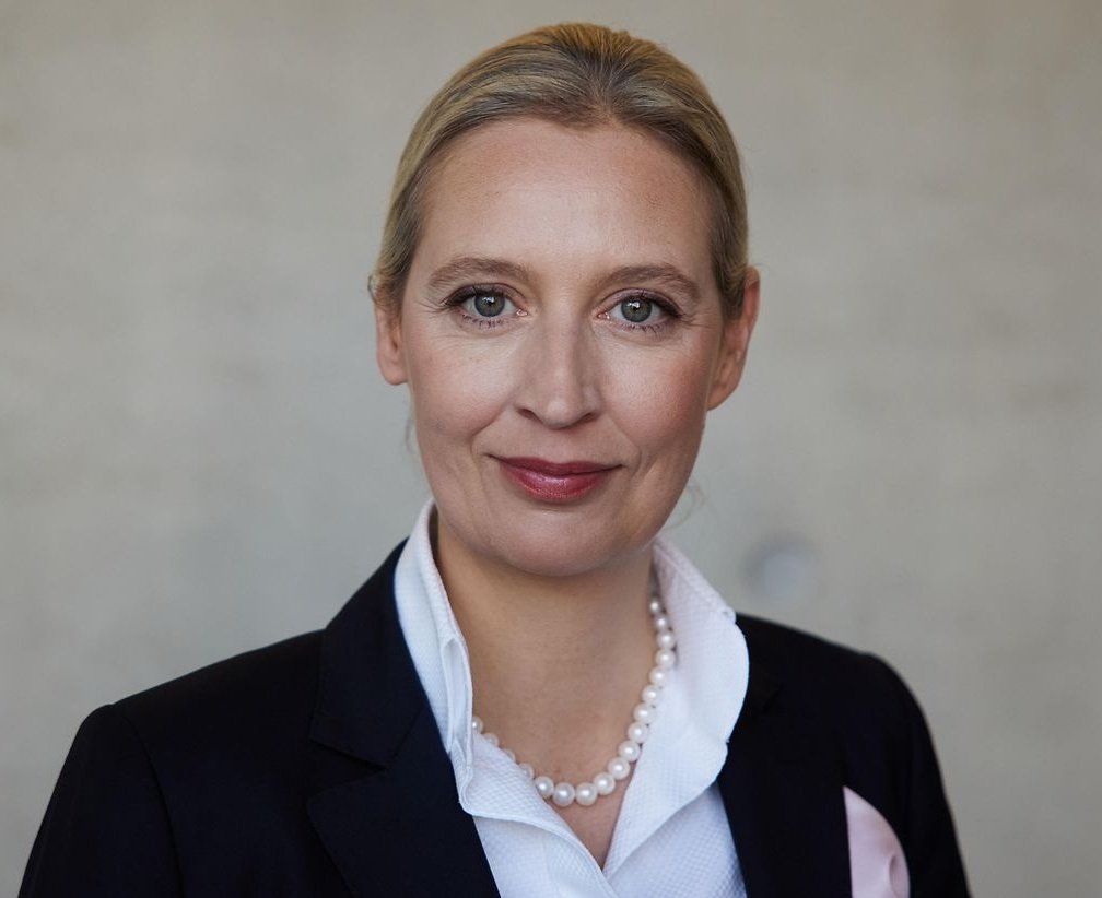 Daily Romania tweet media