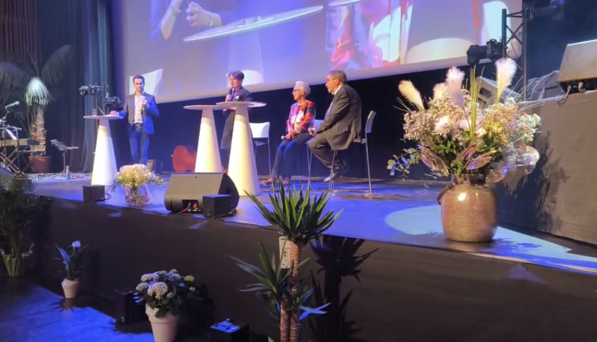 GroupeIsidore's tweet photo. 🎉 100 ans du @GroupeIsidore !
Un grand merci aux 700 clients, partenaires et collaborateurs présents pour cette belle soirée.
Ensemble, continuons d’écrire la suite 🙏
#GroupeIsidore #Anniversaire #100ans https://t.co/vaYFRuGZXq