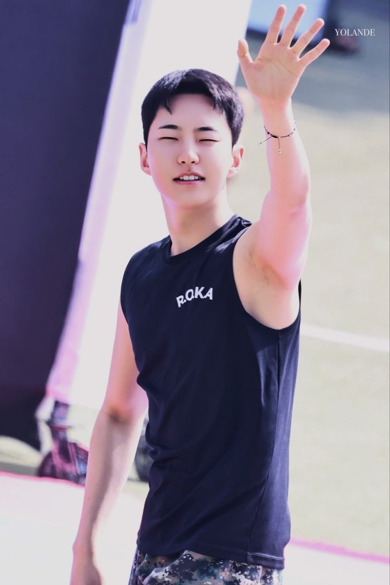 kpoparmpits1999's tweet photo. HE IS SO CUTEEEE
#HOSHI #Kpoparmpits #SEVENTEEN https://t.co/QAAdeTxSAF